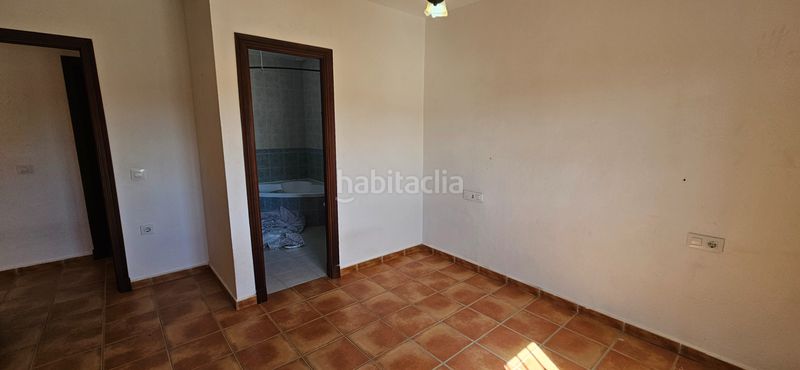 Foto f7ee5a34-a0c0-4e57-910d-bf1dd94bf8a7. Xalet amb xemeneia calefacció aparcament a Pelagatos - Pago del Humo Chiclana de la Frontera