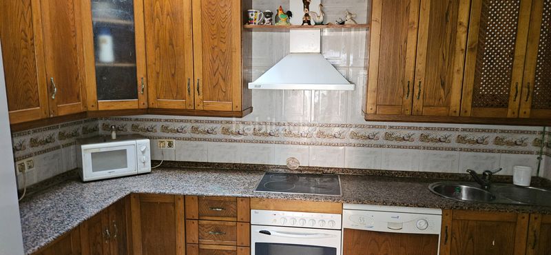 Foto 92abc8b0-f7d0-4632-8dae-fb4f47944674. Casa amb xemeneia calefacció aparcament a La Banda - Campo de Fútbol Chiclana de la Frontera