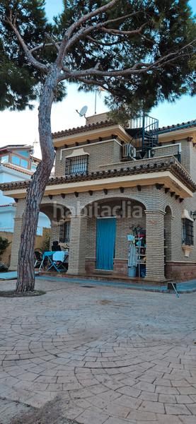 Foto 976fe95e-1104-46bc-9636-4b534a7e40de. Xalet amb xemeneia calefacció a La Barrosa Chiclana de la Frontera