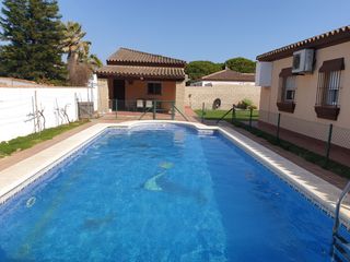 Xalet en Los Franceses - La Vega. Chalet y nave.