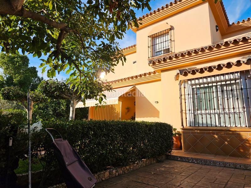 Foto dc1ffa45-01fb-4fd6-b8bb-ce459d1b0b29. Chalet  urbano en Los Gallos Chiclana de la Frontera