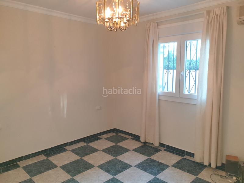 Foto 7858abe5-415c-4492-8d52-7db206b3d86b. Chalet avec cheminée chauffage parking dans Los Gallos Chiclana de la Frontera