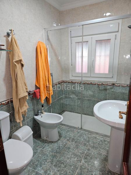 Foto ff0a2d4b-6688-466f-8ca4-3a47e555a97e. Chalet avec cheminée chauffage parking dans Los Gallos Chiclana de la Frontera