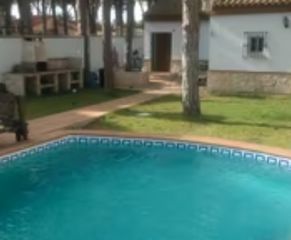 Xalet en Los Gallos. Chalet urbano a 2km de la playa.