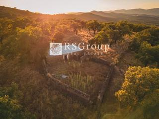 Terreny residencial  7. Finca nica en cala, huelva 30 hectreas con 1500 quintales de c