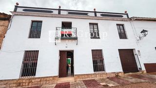 Casa  Andalucia. Encantadora casa con amplios apartamentos en el corazón de cala