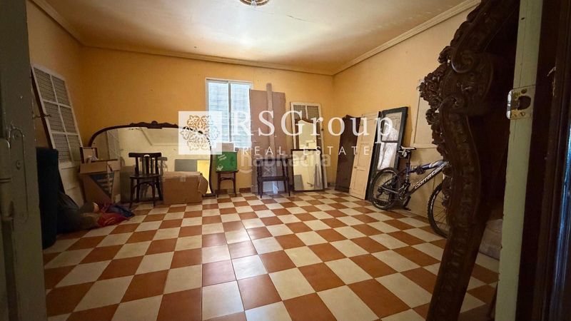 Foto f7b3bac4-e995-4776-a773-637f8c353f1e. Casa amb aparcament a Cala