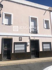 Haus  Almeria. Casa amplia de 200 m con patio, buhardilla y múltiples posibilid