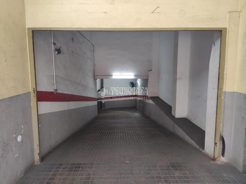 Foto f4d2c853-f94d-4cd3-ac47-8575bd56d538. Parking coche boxplaza de garaje en venta en Barrio de Benimaclet Valencia