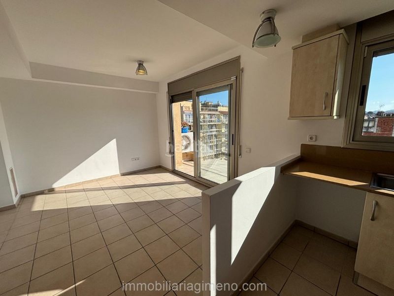 Foto f2f8f3a5-519f-4cc2-a83e-67c9534b23a9. Monolocale in calle senia del rabic 18 in Centre Lloret de Mar