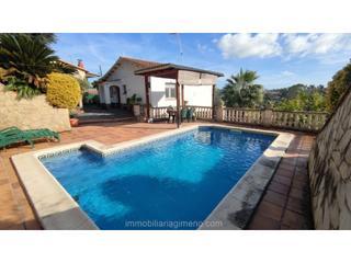 Casa a Lloret Blau - La Creu de Lloret. Bonita casa con piscina y vistas