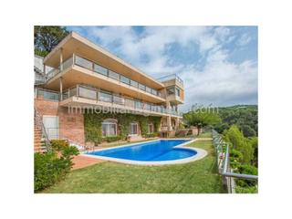 Maison à Canyelles. Fantastica casa en 1 linea de playa