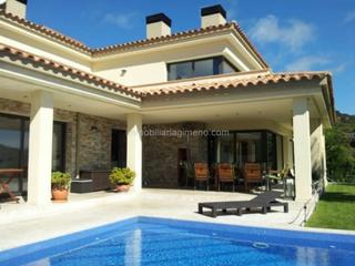 Casa a Roca Grossa. Fantastica casa con licencia turistica y con piscina