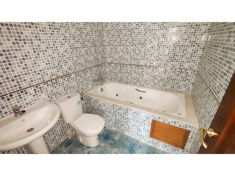 Foto eaf1e8fc-a801-42aa-8c59-4de161a250f6. Dúplex duplex centrico al lado de la playa en Centre Lloret de Mar