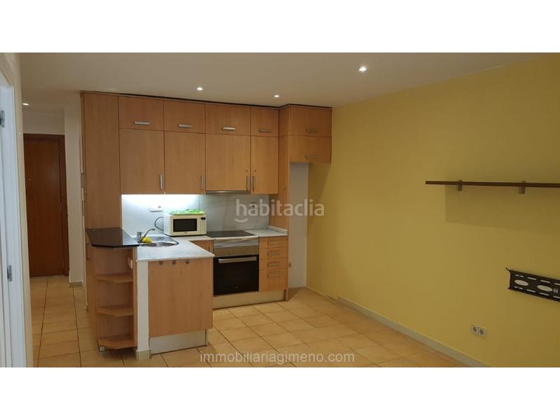 Foto a803fafa-5a05-4fcc-8099-71e423c154be. Piso  luminoso muy centrico en Centre Lloret de Mar