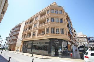 Edificio en Calle clemente gosalvez 5. Se venden 4 plantas edificio en el centro torrevieja