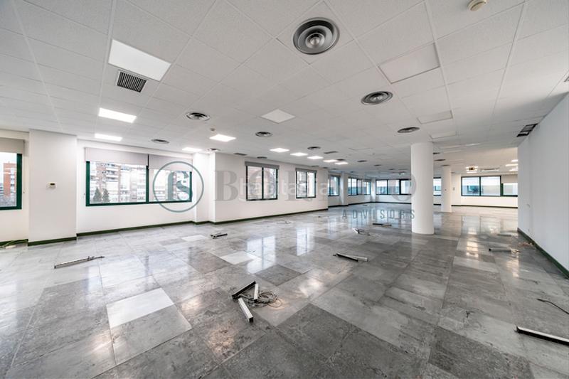 Foto 01e9e2ae-1167-43e3-86ff-1f3e2960e566. Miete büro in Virgen del Cortijo-Manoteras Madrid