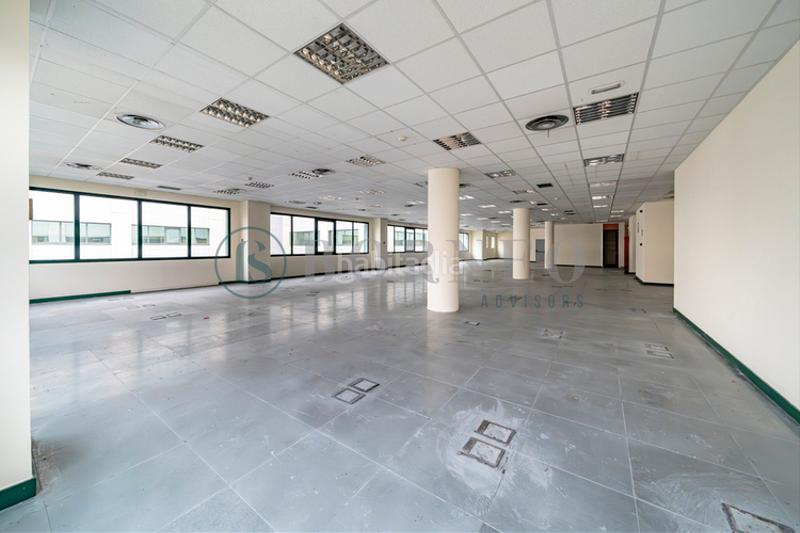 Foto 9c5a1446-8a2f-47ef-8983-6f0b556d8798. Miete büro in Virgen del Cortijo-Manoteras Madrid