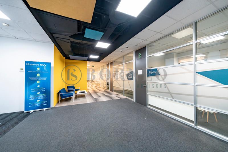 Foto 7990eedb-d15e-43b3-9a4c-2b4b1857d57b. Rent office space in Virgen del Cortijo-Manoteras Madrid