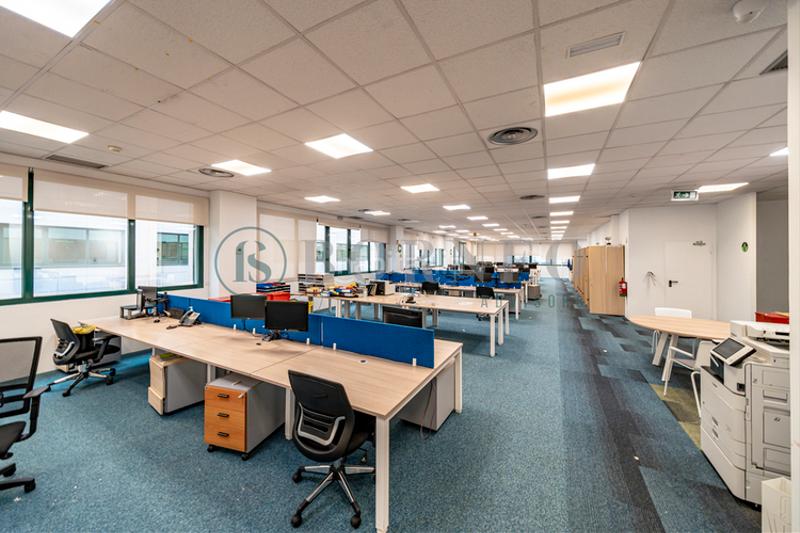Foto 49289f48-f741-4c57-b38d-04bc9183d330. Rent office space in Virgen del Cortijo-Manoteras Madrid