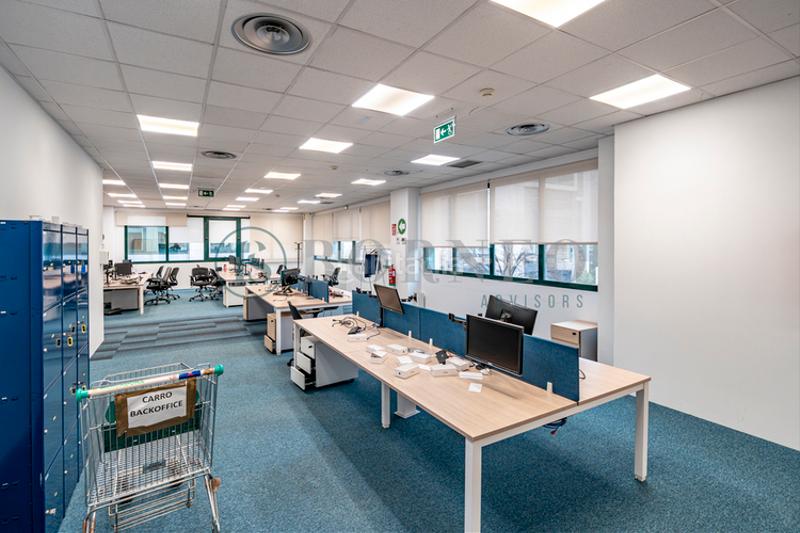 Foto 6ce1056b-efa3-4316-95e0-61b8be537f0e. Rent office space in Virgen del Cortijo-Manoteras Madrid