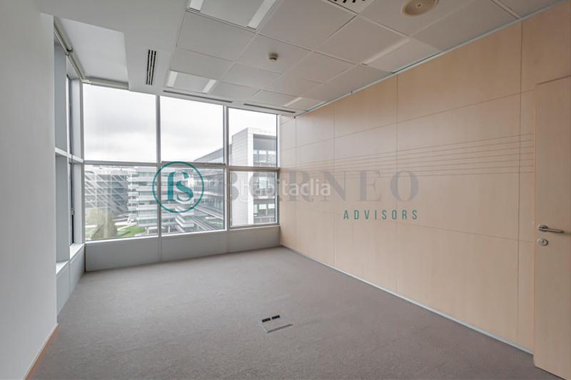 Foto ada9e0f5-4096-4bab-a790-9506b16a2334. Miete büro in Valdebebas - Valdefuentes Madrid