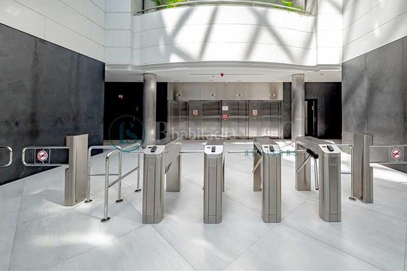 Foto 857422e2-df4e-4dc0-ac02-a0977c80b0be. Miete büro in Corralejos-Campo de las Naciones Madrid