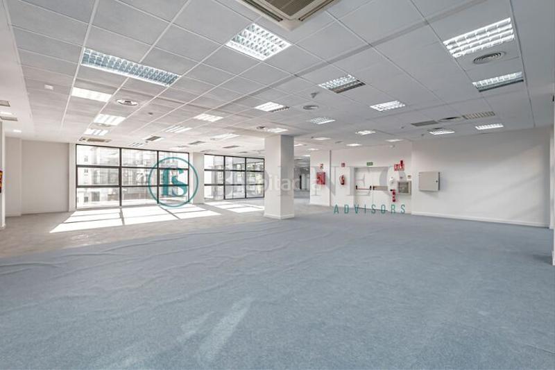 Foto 479eb8ec-8f44-4c9f-af97-2c7ae588f335. Miete büro in Virgen del Cortijo-Manoteras Madrid