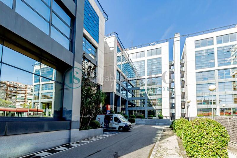 Foto 98a97000-91f7-48c4-aebb-20ac7b8dea35. Miete büro in Virgen del Cortijo-Manoteras Madrid