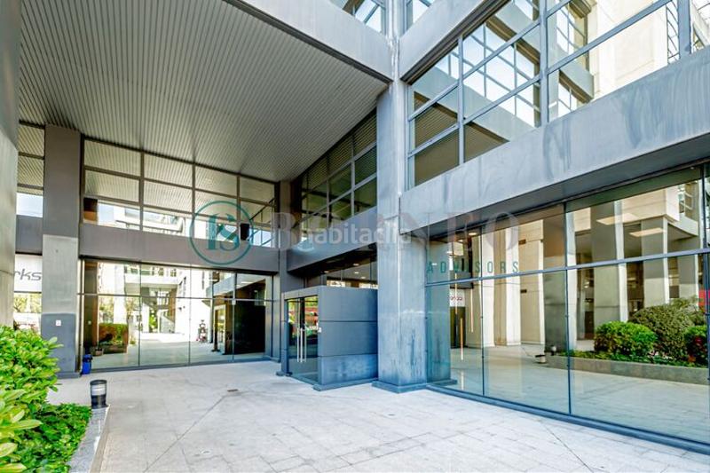 Foto ec11ba87-c2a0-4760-b6a7-e052a183e562. Miete büro in Virgen del Cortijo-Manoteras Madrid