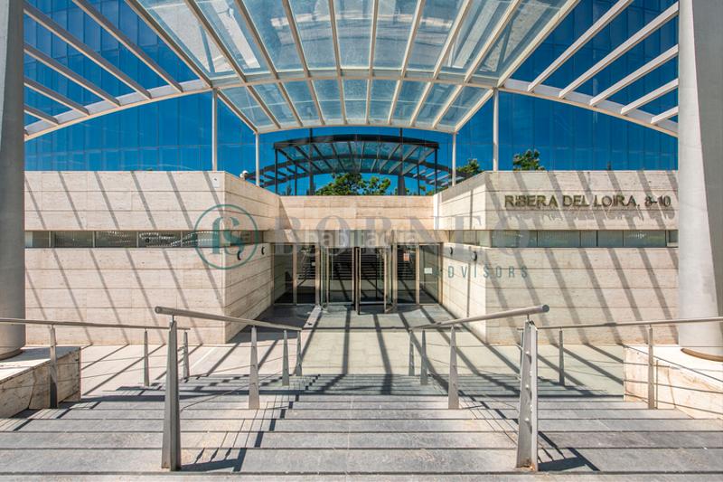 Foto 08e8d9c0-47be-49cf-bb65-1ba5cbbbf48c. Miete büro in Corralejos-Campo de las Naciones Madrid