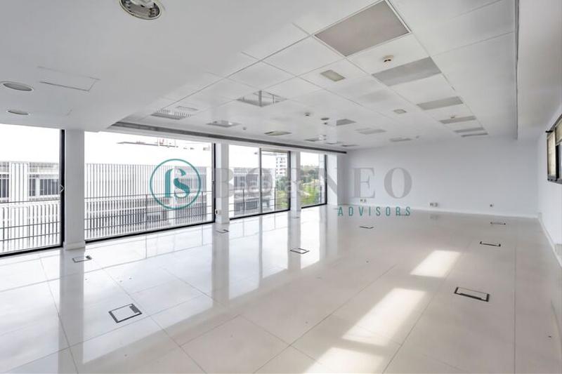 Foto ab55e8b7-d333-4e0d-a5e2-b33e24ae235e. Location bureau dans Simancas Madrid