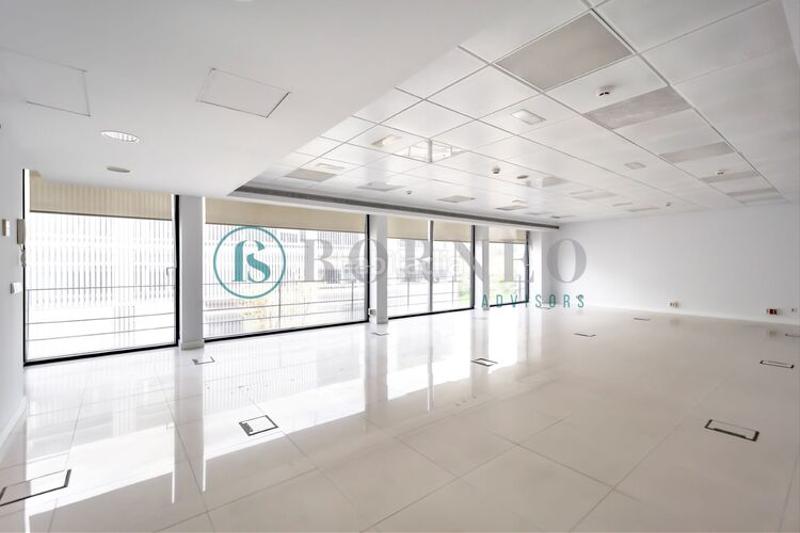 Foto 4fbb9227-d67a-4355-b627-f376e8ff40f6. Miete büro in Simancas Madrid