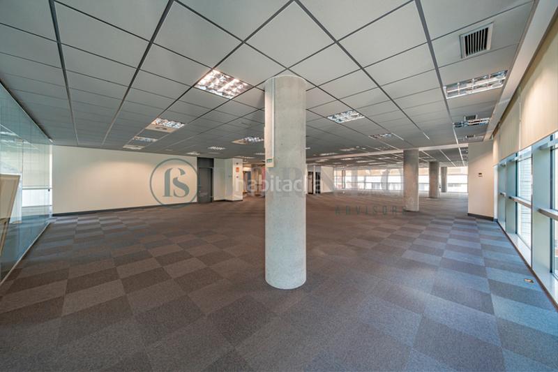 Foto 6ebe0cb6-d468-4ee0-8fad-7366e9accaf9. Rent office space in Simancas Madrid