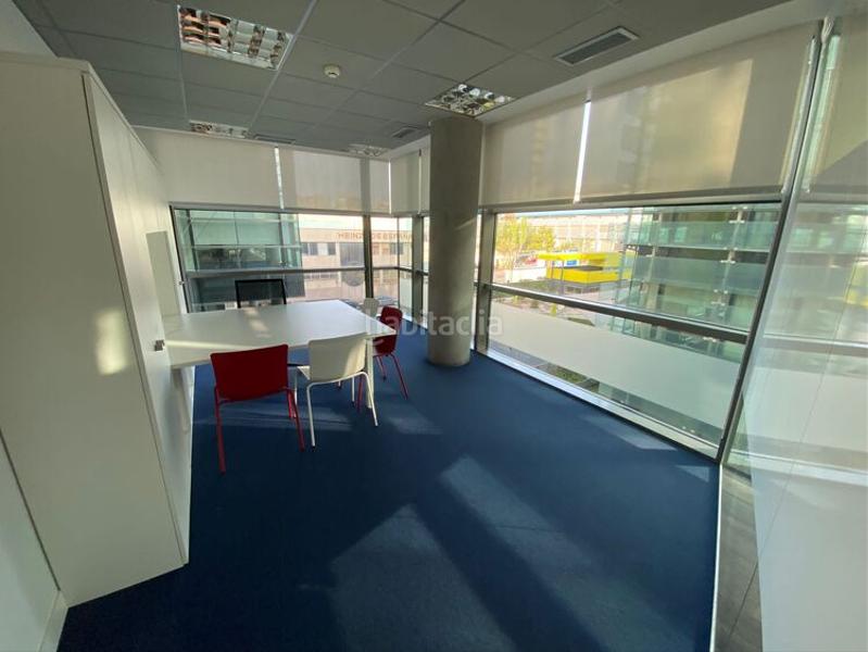 Foto e29031ce-7769-4b3d-81ac-6733643f5037. Miete büro in Simancas Madrid