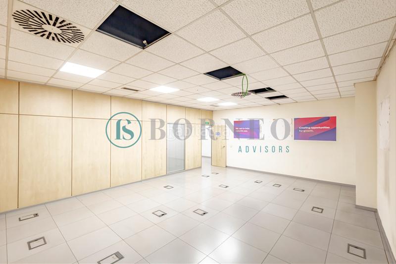 Foto 1b624c58-271d-4d1c-8071-d809187af6da. Miete büro in Los Rosales Madrid