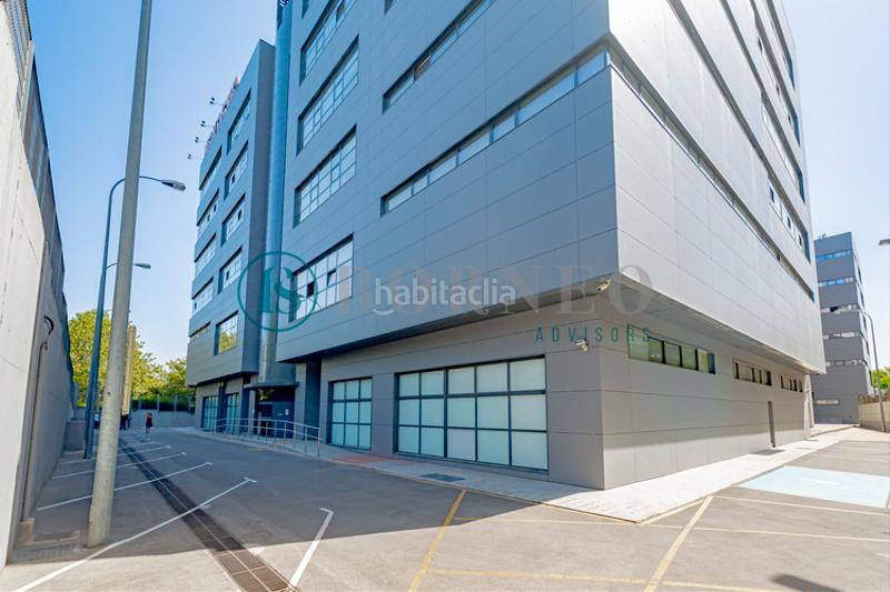 Foto c05383d6-1c37-43e8-a8a3-d2da8fbc8ebb. Miete büro in Los Rosales Madrid