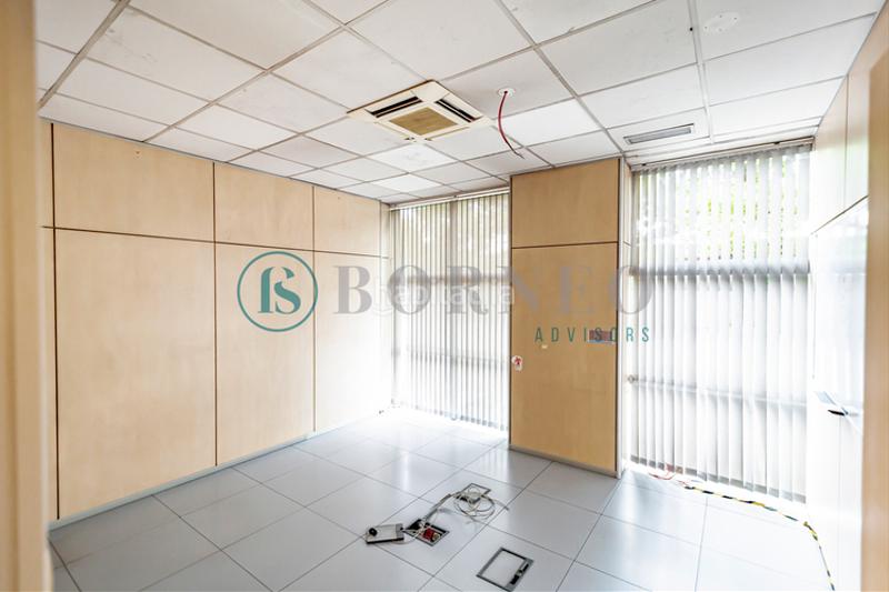 Foto a292c4fc-01ee-4f02-b10d-67b575e40828. Rent office space in Los Rosales Madrid
