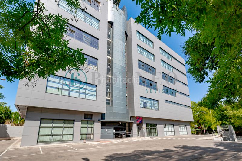 Foto 616edf6f-845d-40b7-a4d6-de5d8cf5b8e0. Rent office space in Los Rosales Madrid