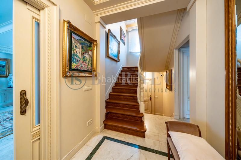 Foto aadc77cb-3b31-451a-b931-d6d5871d1005. Alquiler piso edificio completo en El Viso Madrid