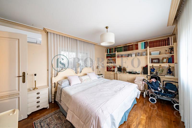 Foto b8253b75-88c0-49f9-ad4f-3e34475629e1. Alquiler piso edificio completo en El Viso Madrid
