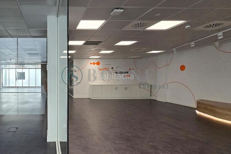 Foto a71225eb-afef-41d5-a74f-019dd9630c10. Location bureau dans Nueva España Madrid