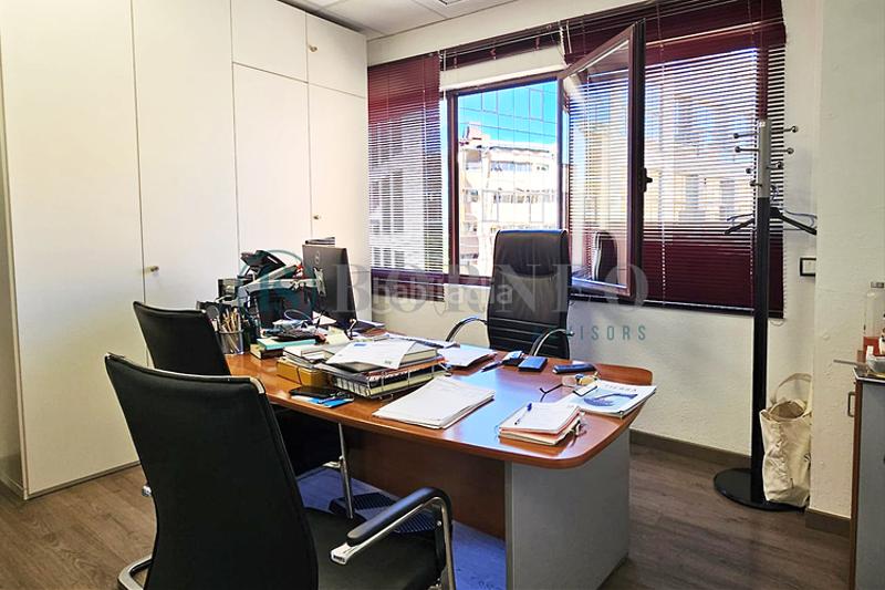 Foto 17c800b8-2e5b-49de-a391-fee51370b154. Büro in Simancas Madrid