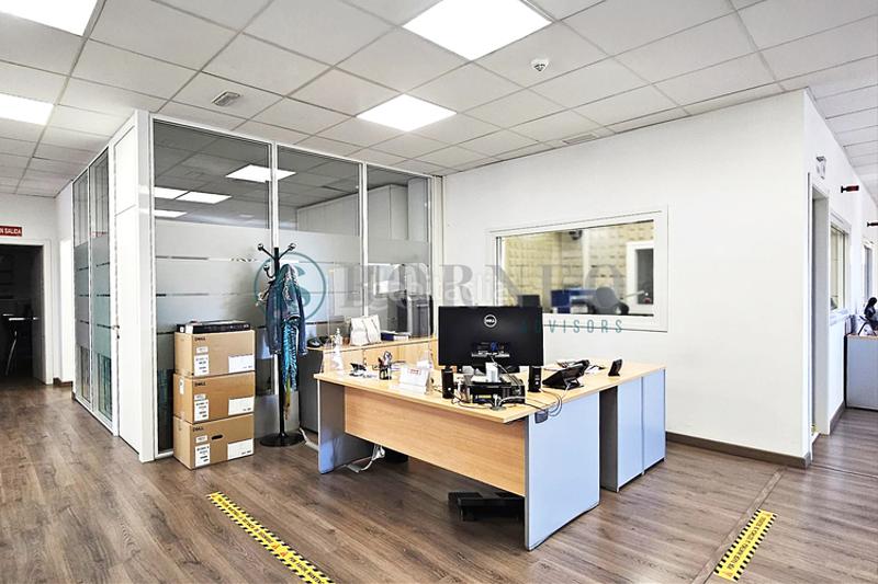 Foto 4c383394-b111-4264-b1c7-25d0b7cae131. Büro in Simancas Madrid