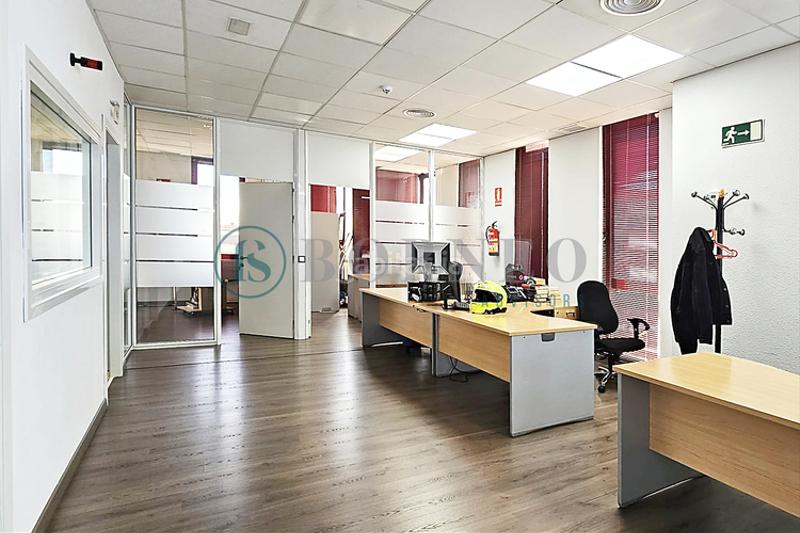 Foto bd426af0-1cd6-4723-8b49-4204a8c25d38. Büro in Simancas Madrid