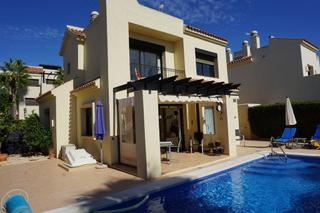 Chalet en San Javier. Villa en roda golf