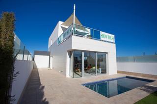 Chalet en Las Lomas de Rame-Baha Bella. Villas a estrenar en los alczares