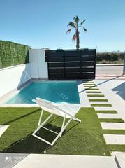 Chalet en Centro. Villas planta baja con piscina y solarium