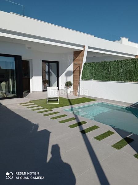 Foto 2a15550a-16e0-473a-98b7-6b51f2ca34f7. Chalet mit pool in Centro Alcázares (Los)