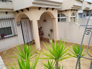 Casa adossada a Centro. Magnifico duplex de 4d y 2b enlos alcazares nueva marbella